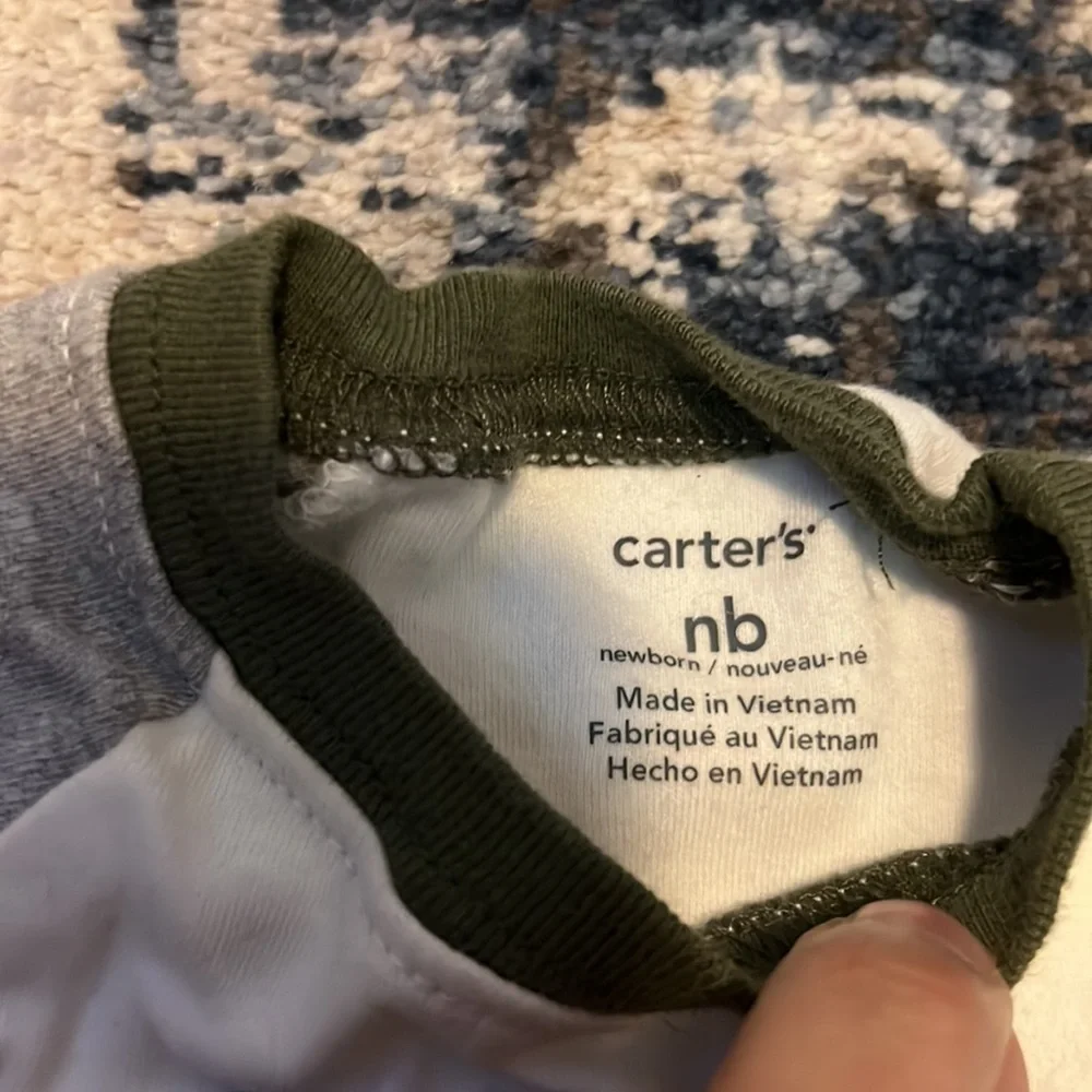 Carters NewBorn Lot (B-3) - Picture 4 of 11